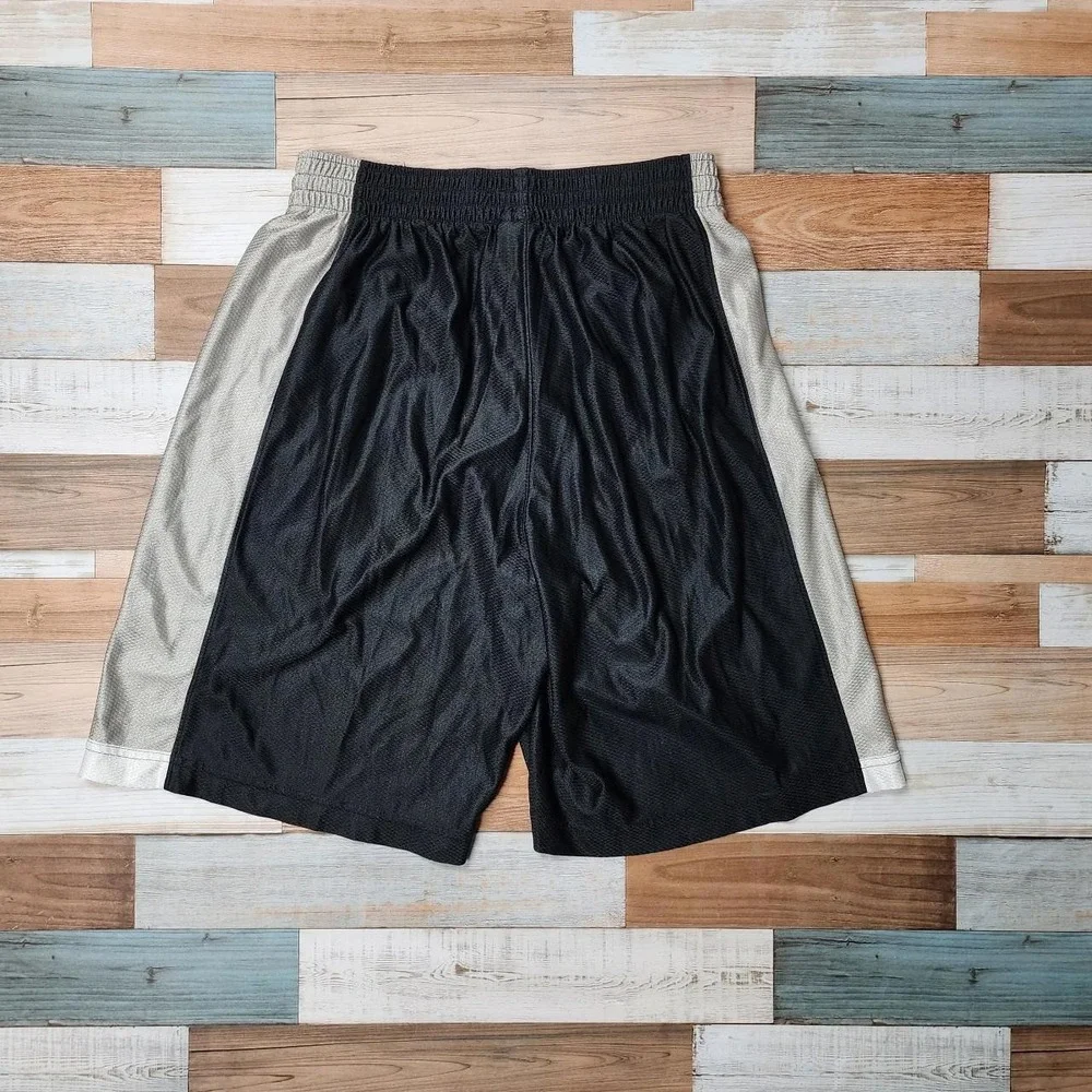 Nike Swoosh NBA Vintage 90s Men's Practice Black and Grey Mesh Shorts Sz Medium‎
